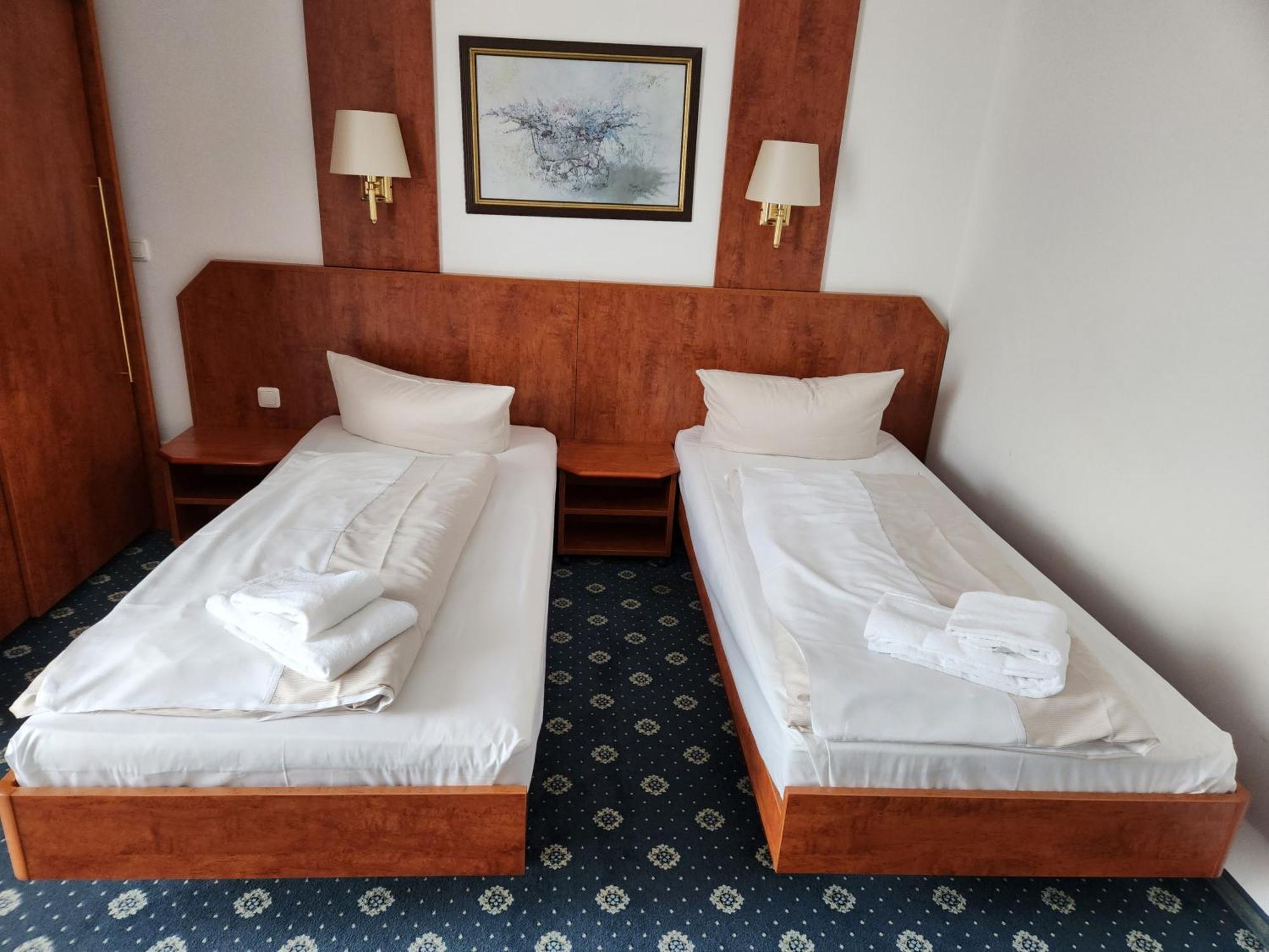 Hotel Hoyers In Pinneberg Prisdorf Zewnętrze zdjęcie